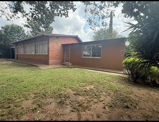 3 BEDROOM HOUSE FOR SALE IN VANDERBIJLPARK CE 2